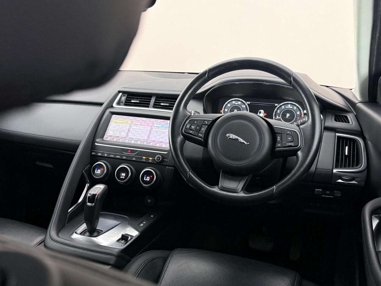 Jaguar E-PACE thumbnail Interior Front