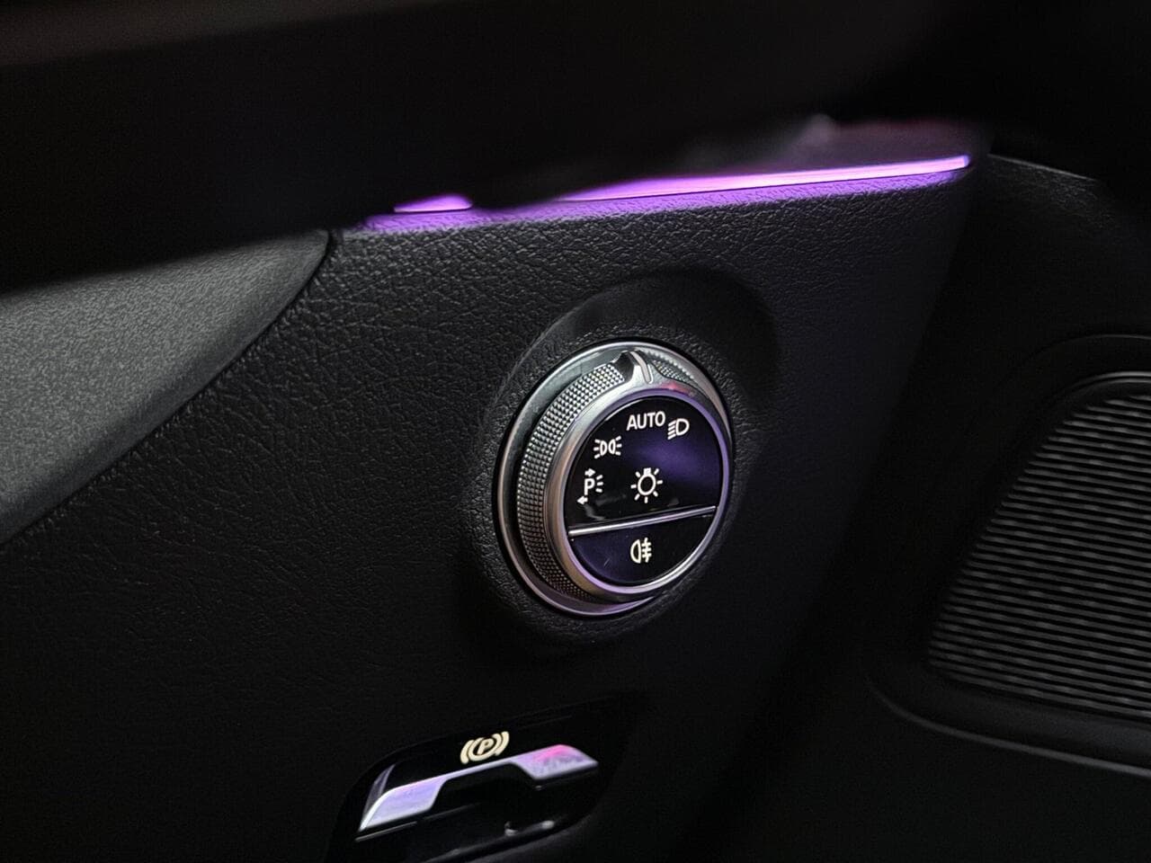 Mercedes-Benz C Class thumbnail Misc Controls