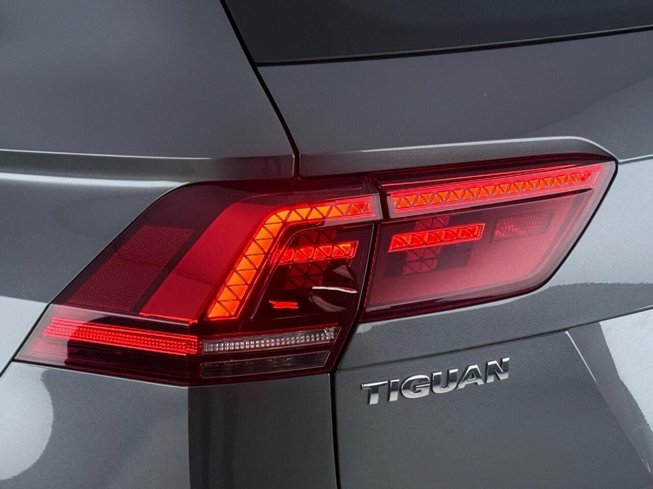 Volkswagen Tiguan thumbnail Lights Rear