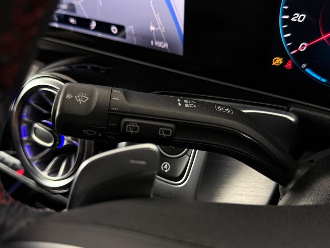 Mercedes-Benz GLB thumbnail Misc Controls