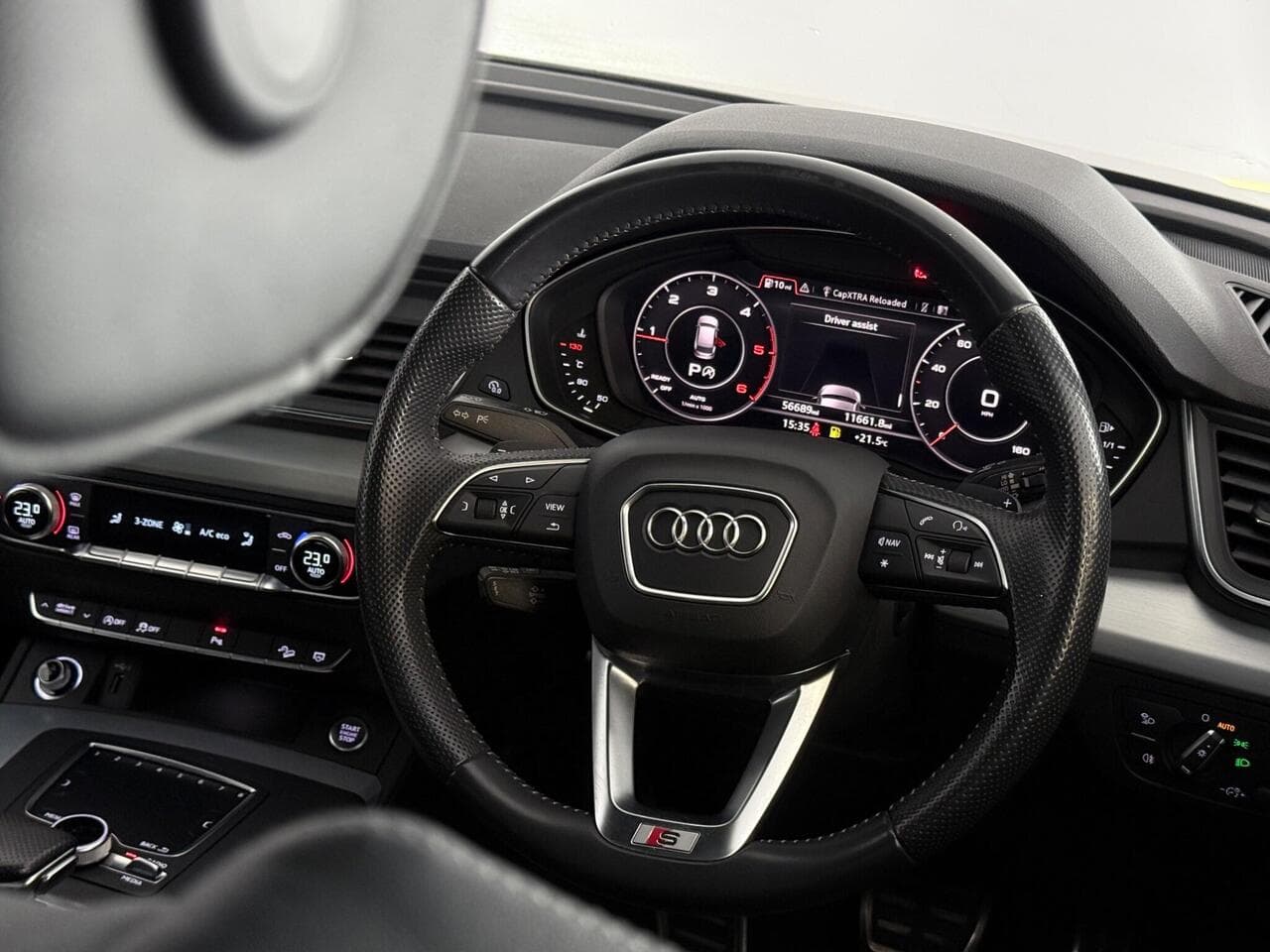 Audi Q5 thumbnail Steering Wheel