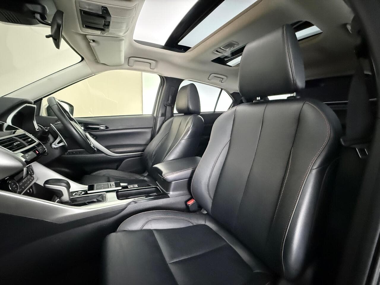 Mitsubishi Eclipse Cross thumbnail Seat Front Passenger