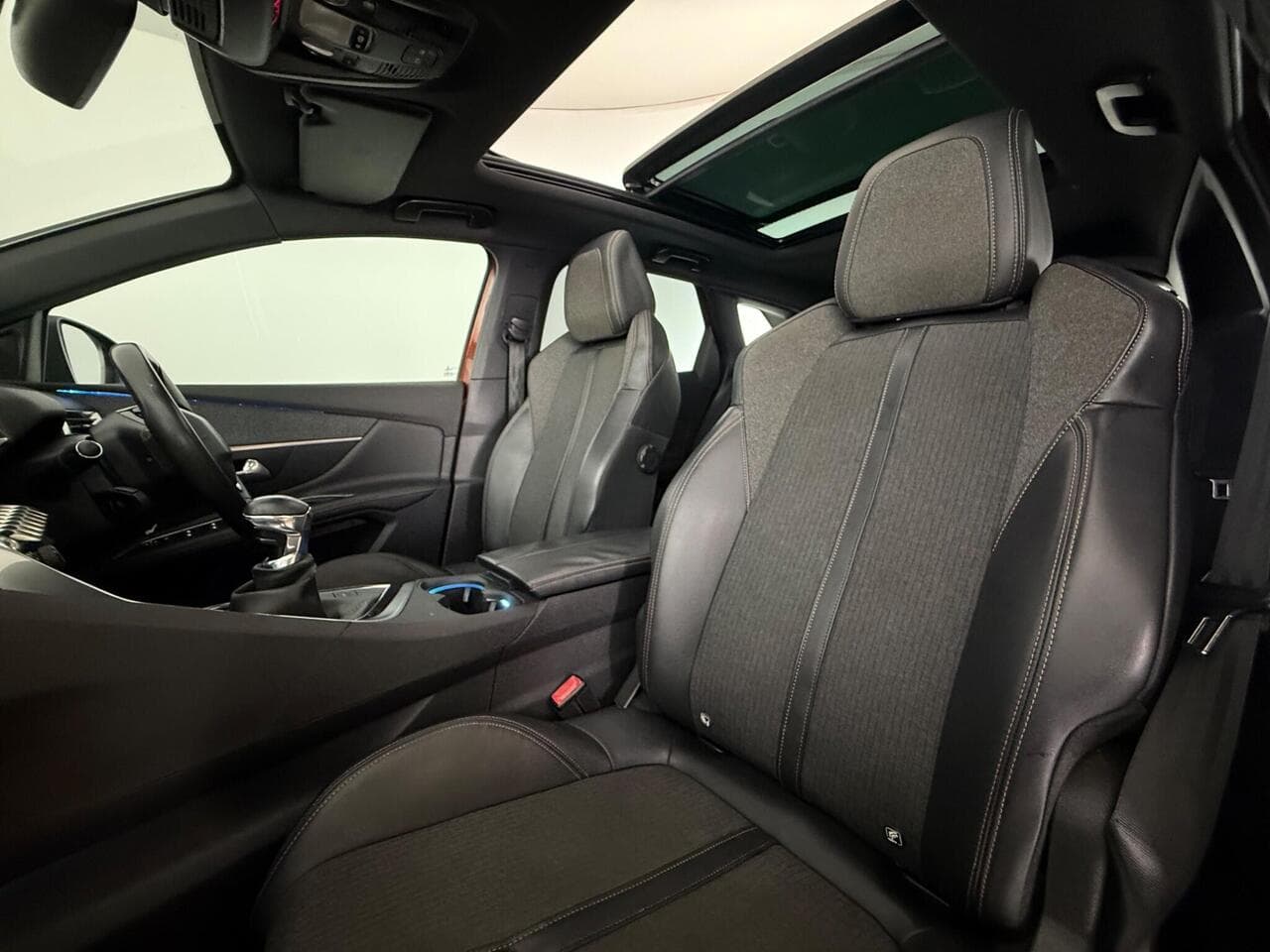 Peugeot 3008 thumbnail Seat Front Passenger