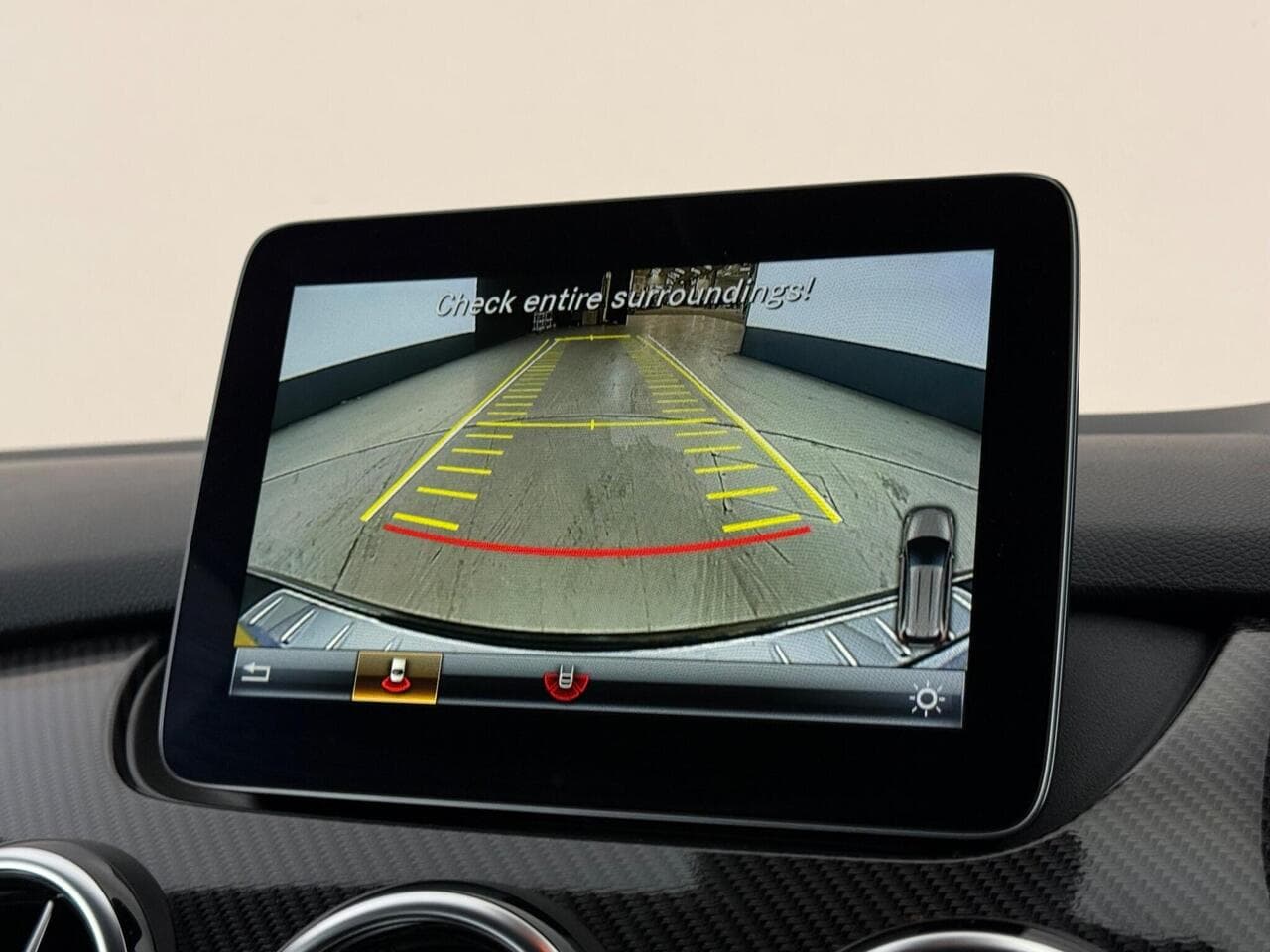 Mercedes-Benz B Class thumbnail Infotainment System