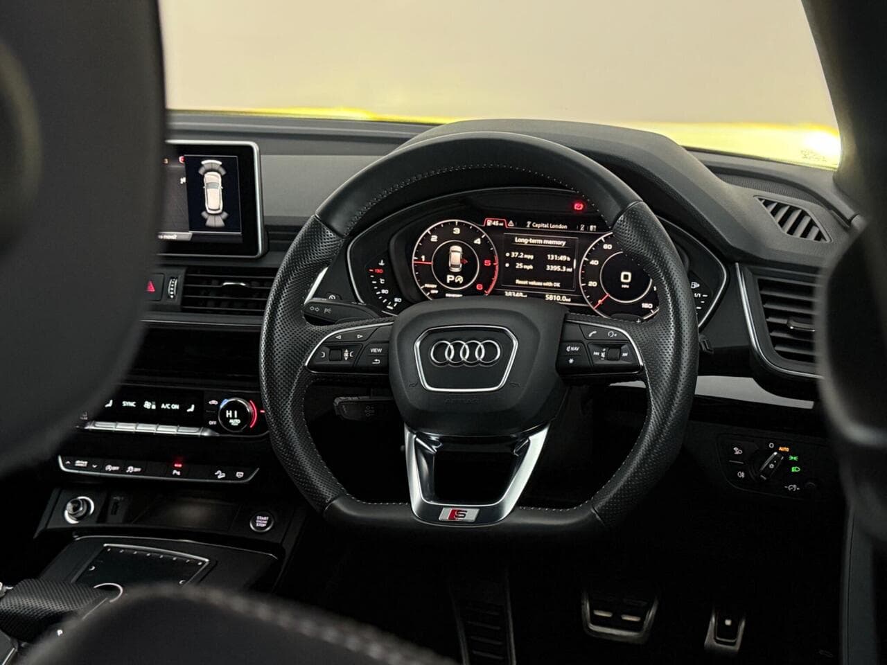 Audi Q5 thumbnail Steering Wheel