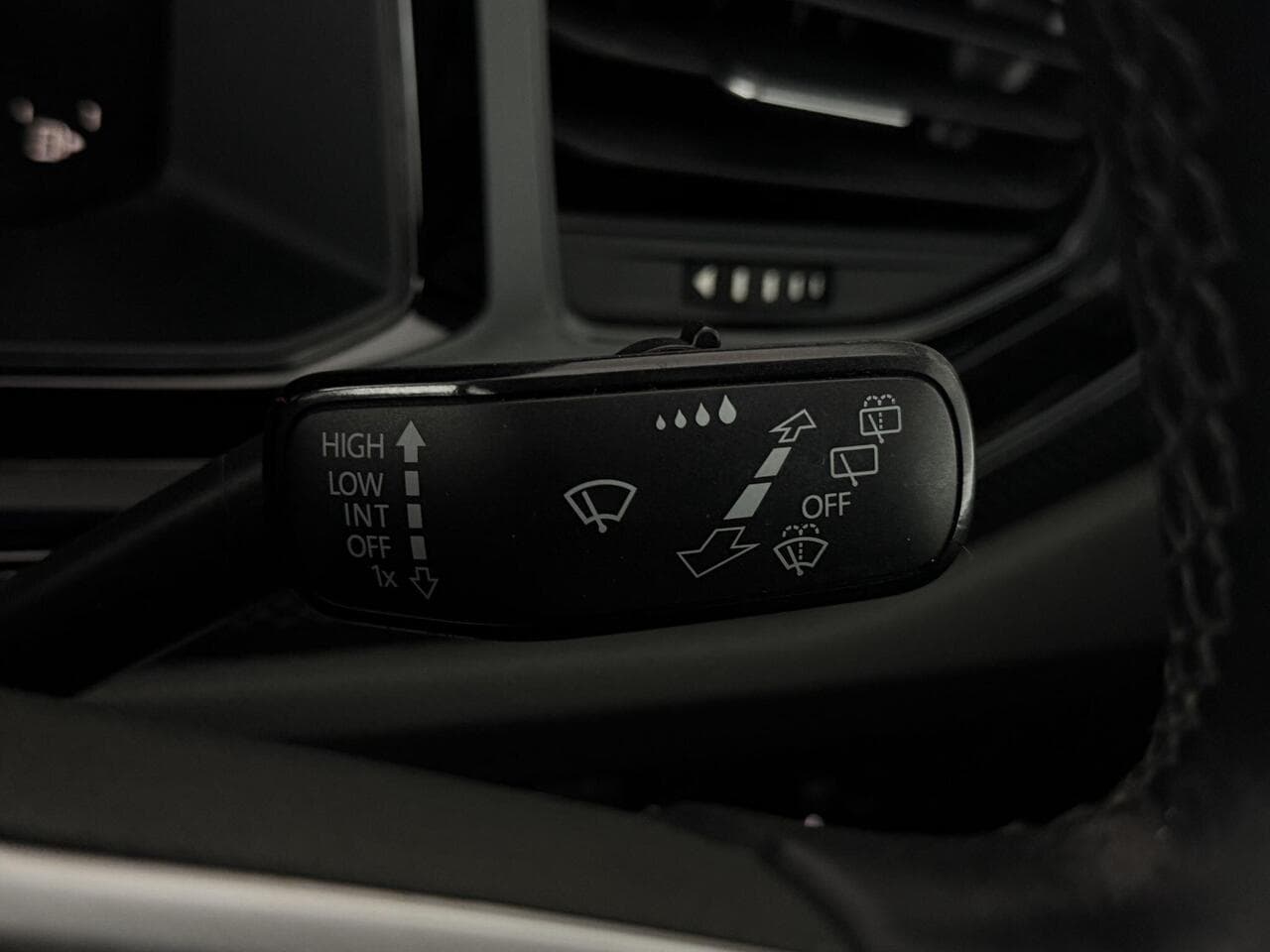 Volkswagen Polo thumbnail Misc Controls