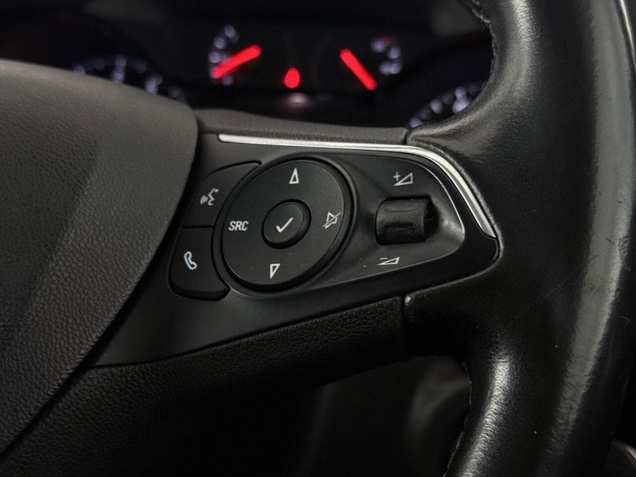 Vauxhall Grandland X thumbnail Misc Controls