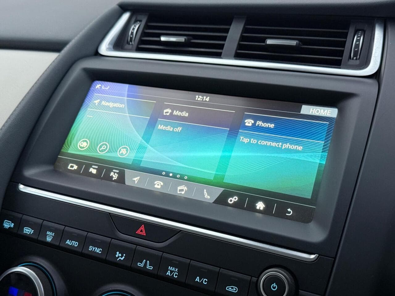 Jaguar E-PACE thumbnail Infotainment System