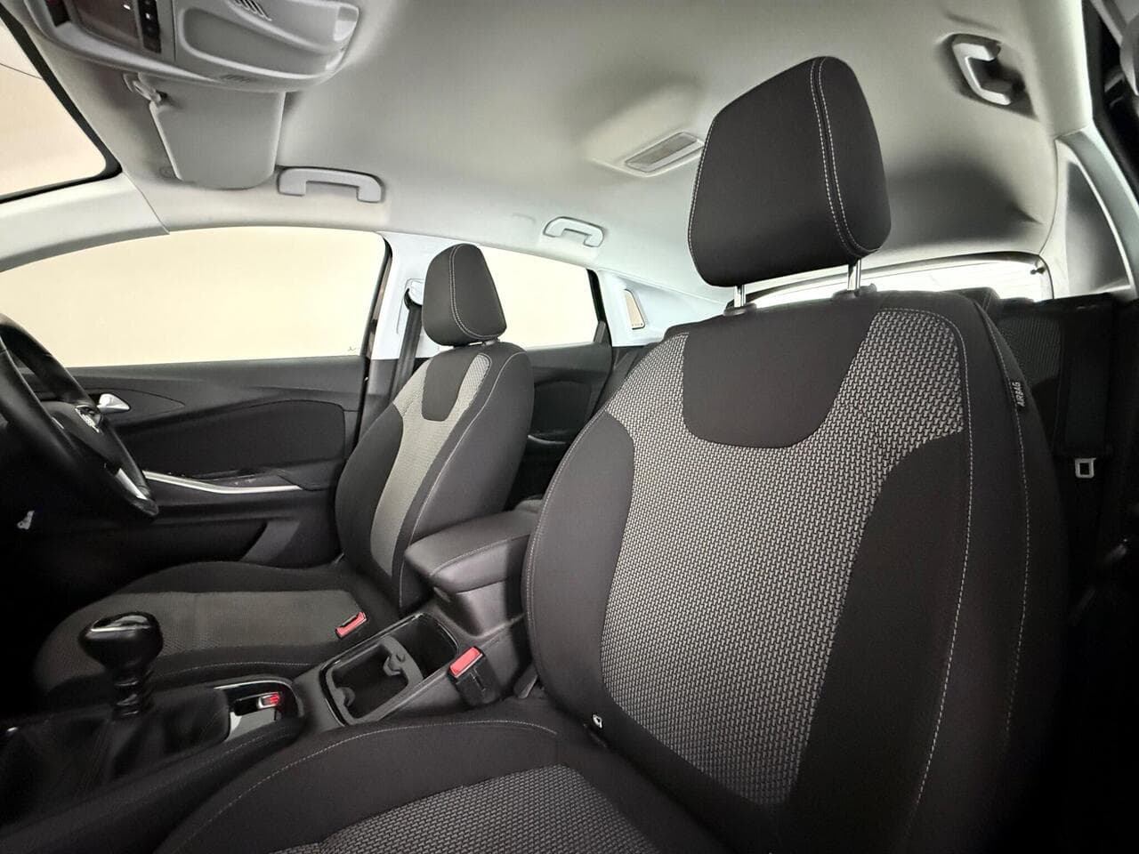 Vauxhall Grandland X thumbnail Seat Front Passenger