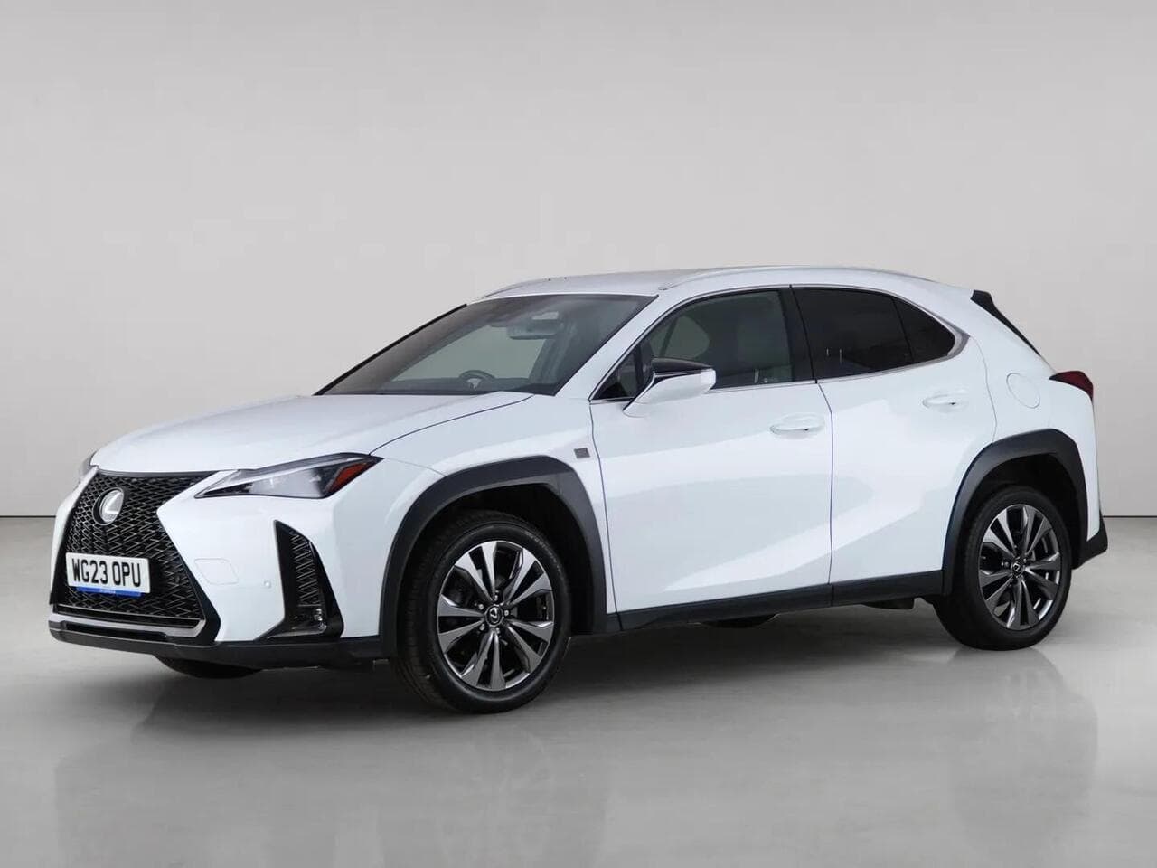 Lexus UX thumbnail Front Left