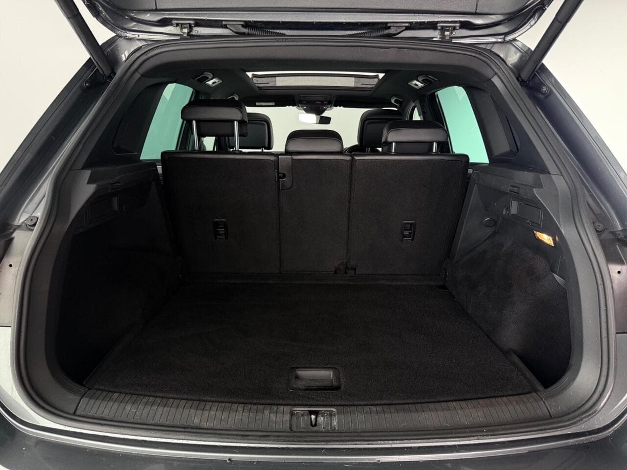 Volkswagen Tiguan thumbnail Boot