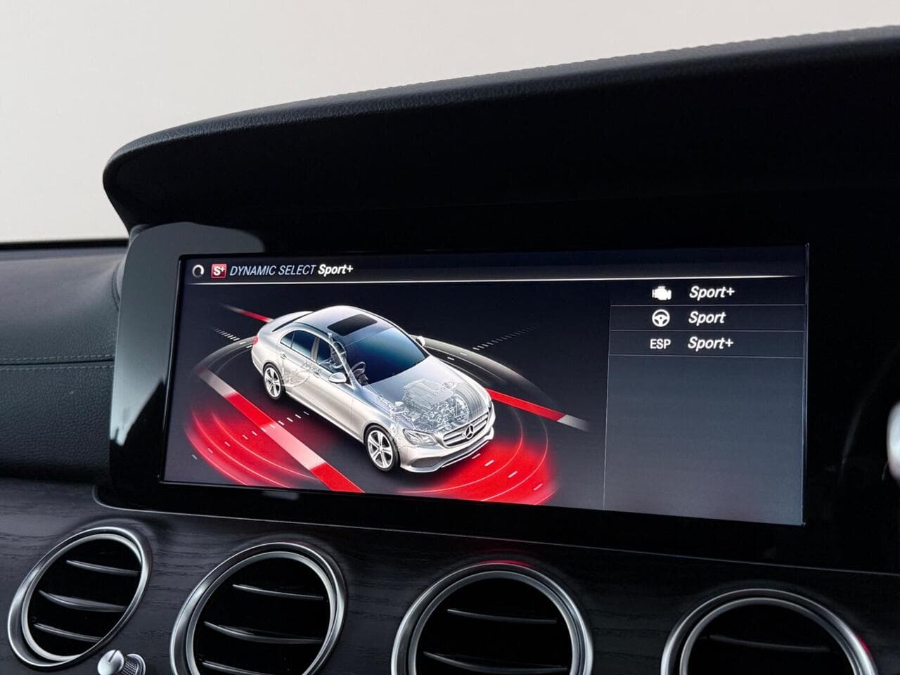 Mercedes-Benz E Class thumbnail Infotainment System