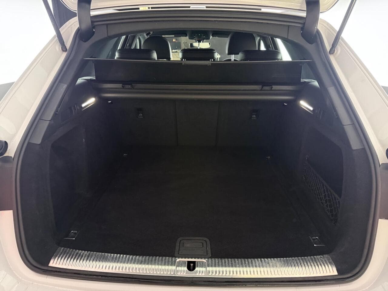 Audi A4 Avant thumbnail Boot