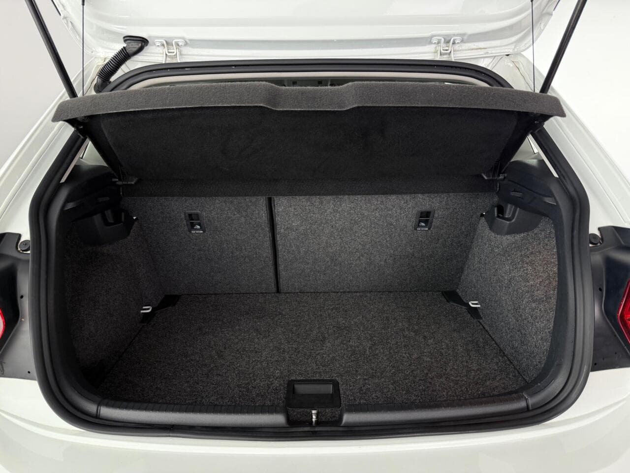 Volkswagen Polo thumbnail Boot