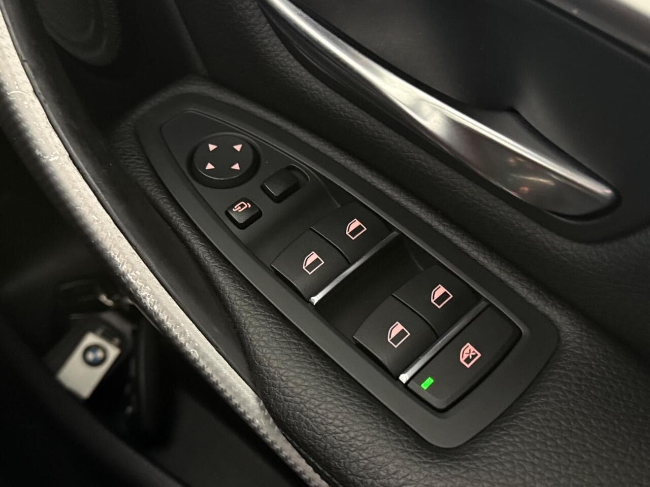 BMW 3 Series thumbnail Misc Controls