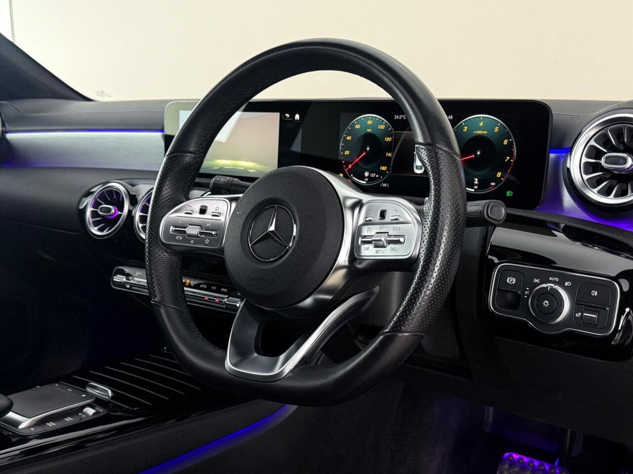 Mercedes-Benz CLA thumbnail Steering Wheel