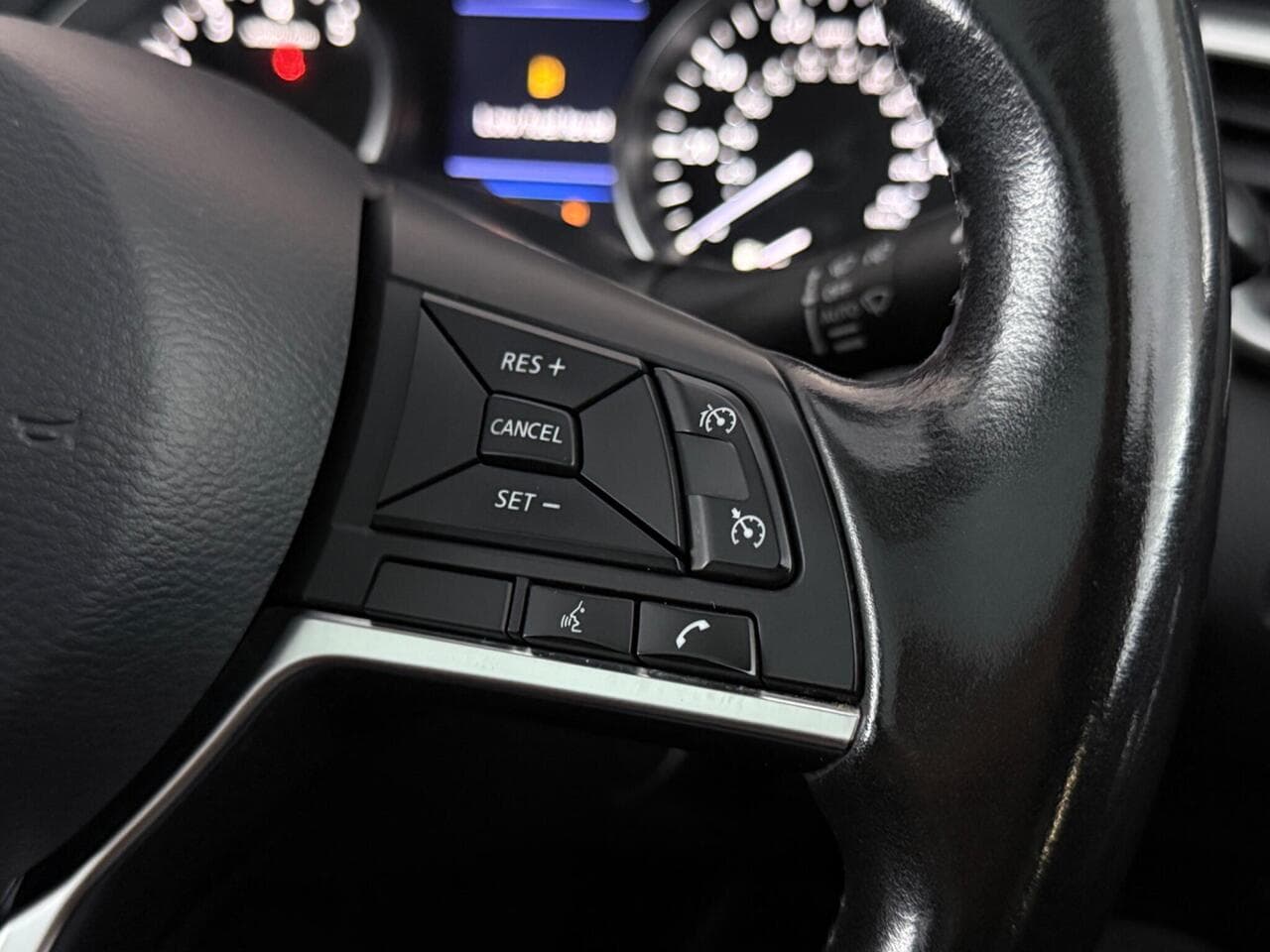 Nissan Qashqai thumbnail Misc Controls