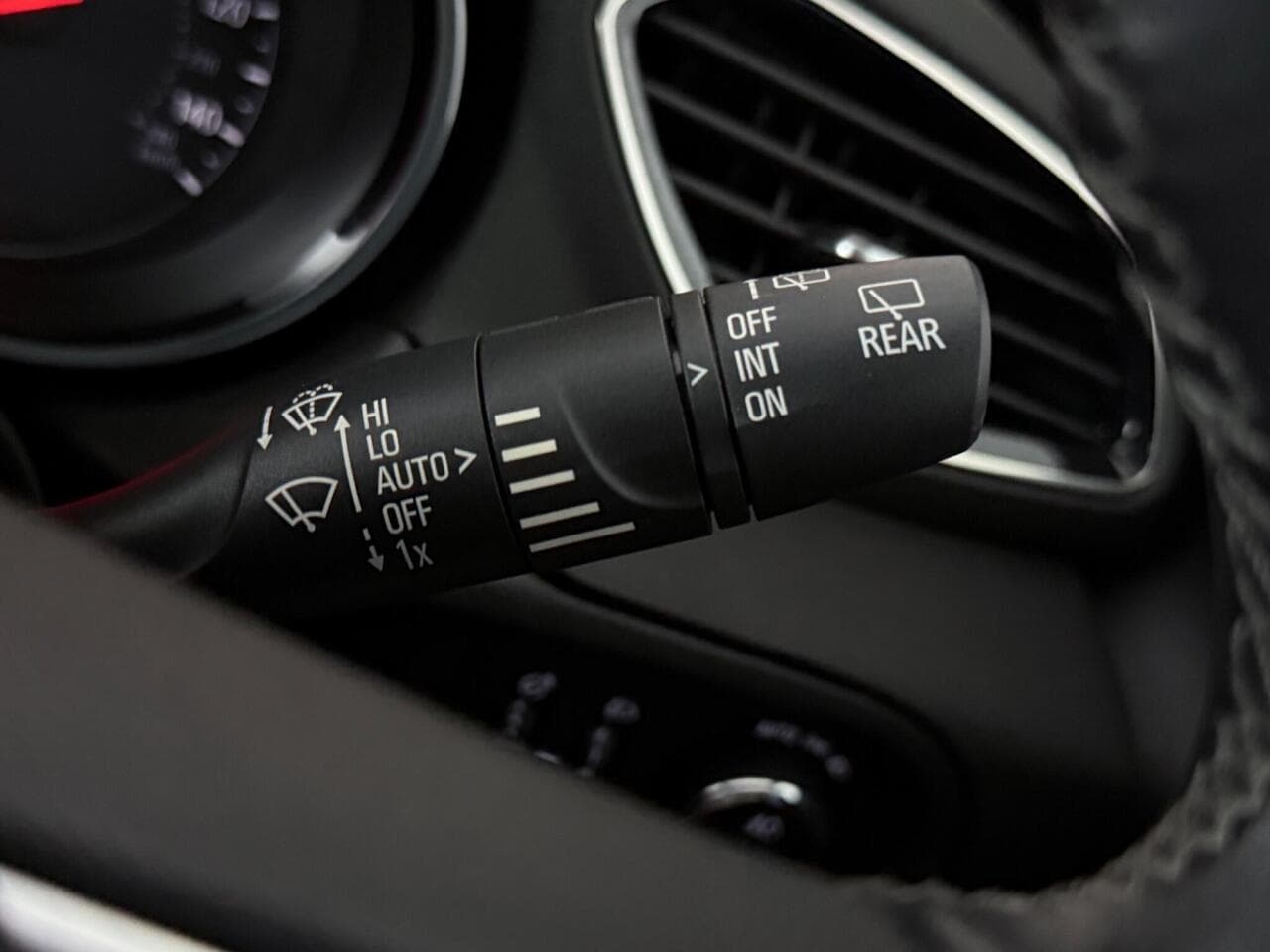 Vauxhall Grandland X thumbnail Misc Controls