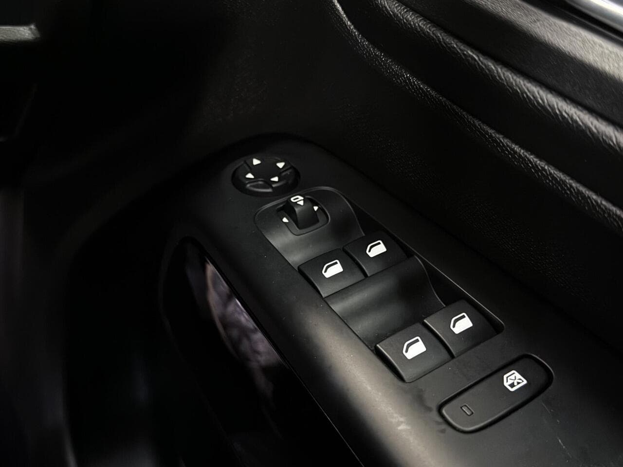 Citroen C5 Aircross thumbnail Misc Controls