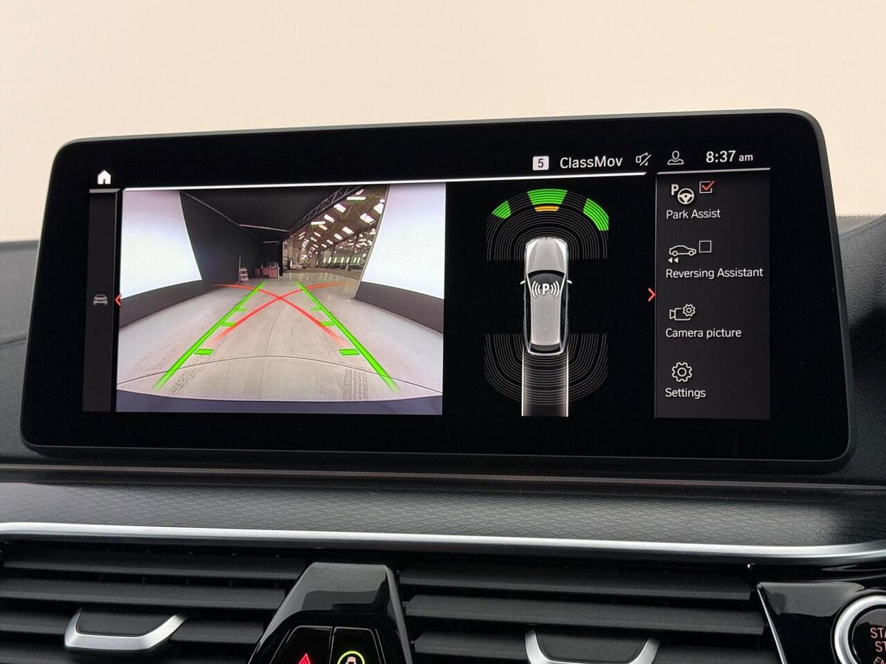BMW 5 Series thumbnail Infotainment System