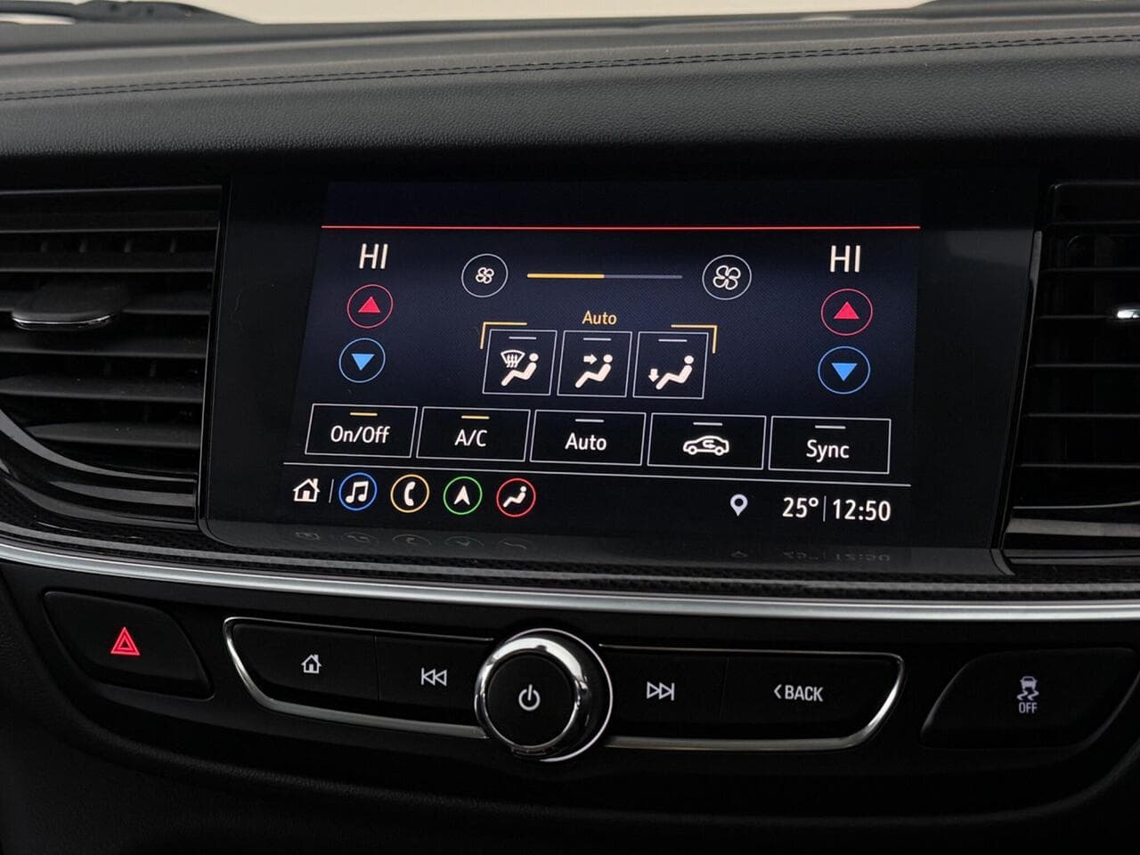 Vauxhall Insignia thumbnail Infotainment System