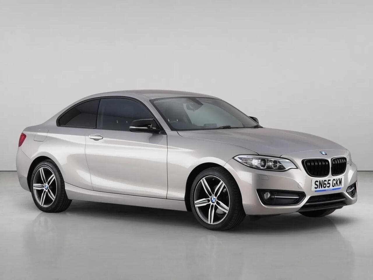 BMW 2 Series thumbnail Front Right