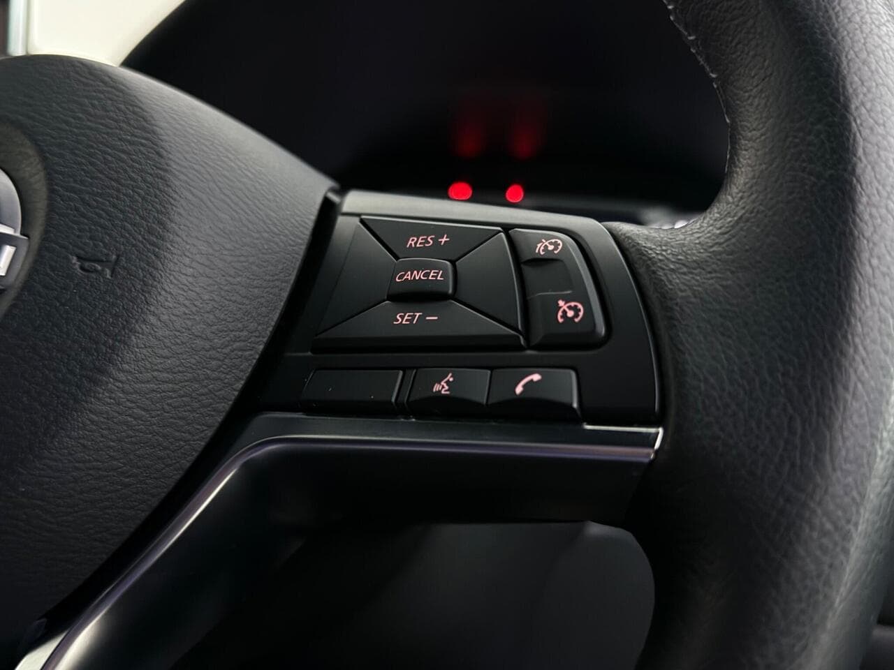 Nissan Juke thumbnail Misc Controls