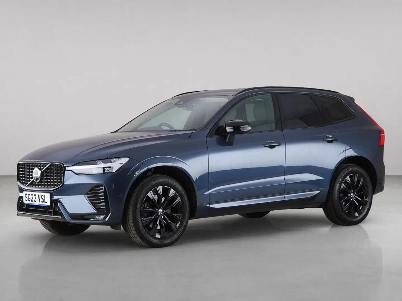 Volvo XC60 thumbnail Front Left