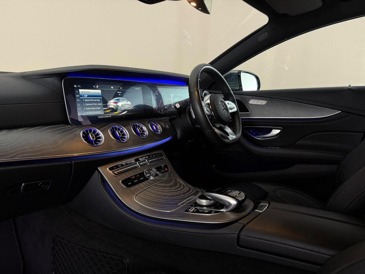 Mercedes-Benz CLS thumbnail Interior Front