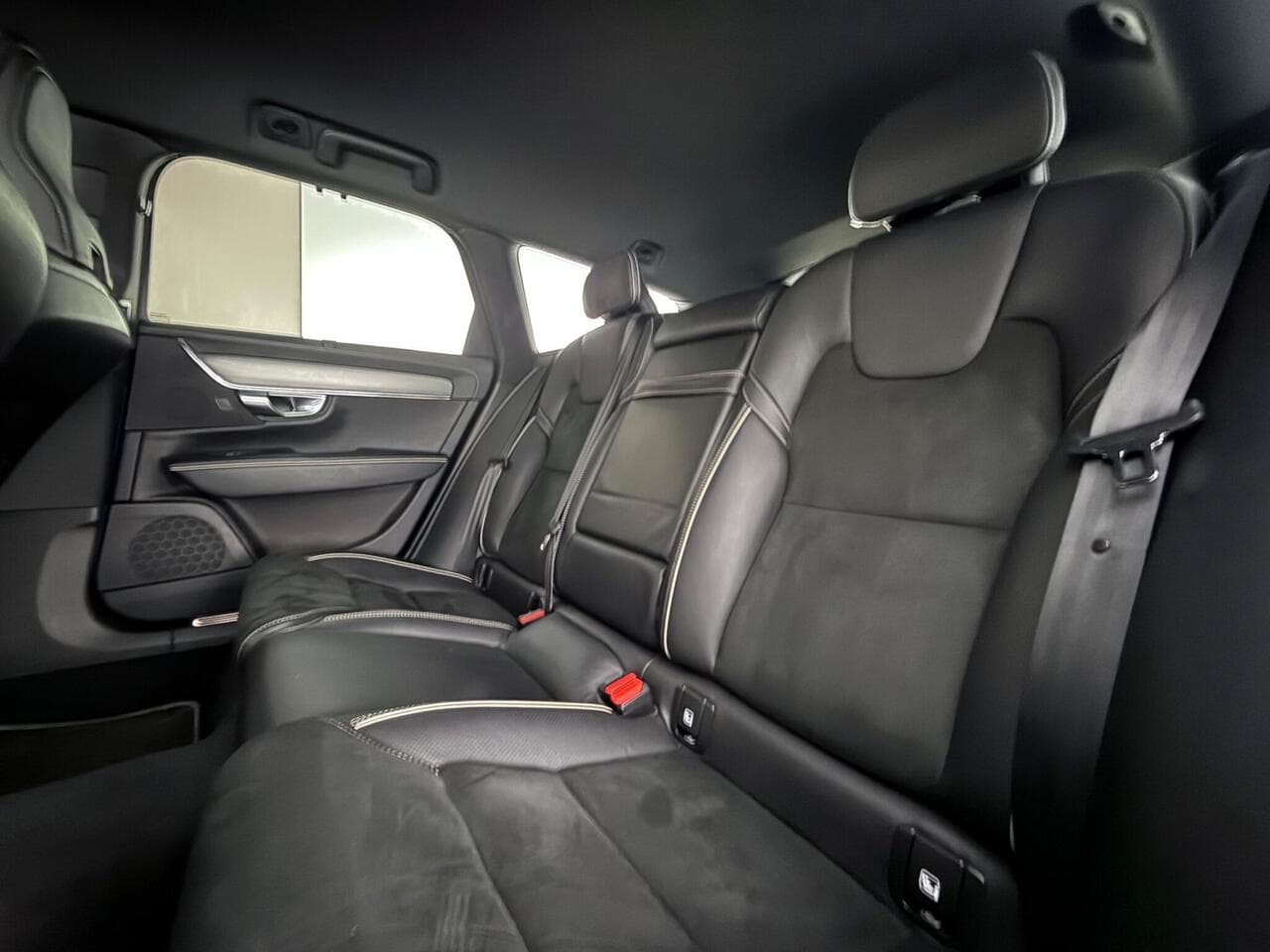 Volvo V90 thumbnail Seats Rear