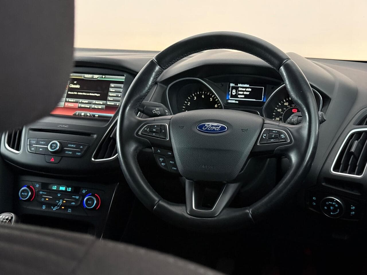 Ford Focus thumbnail Steering Wheel