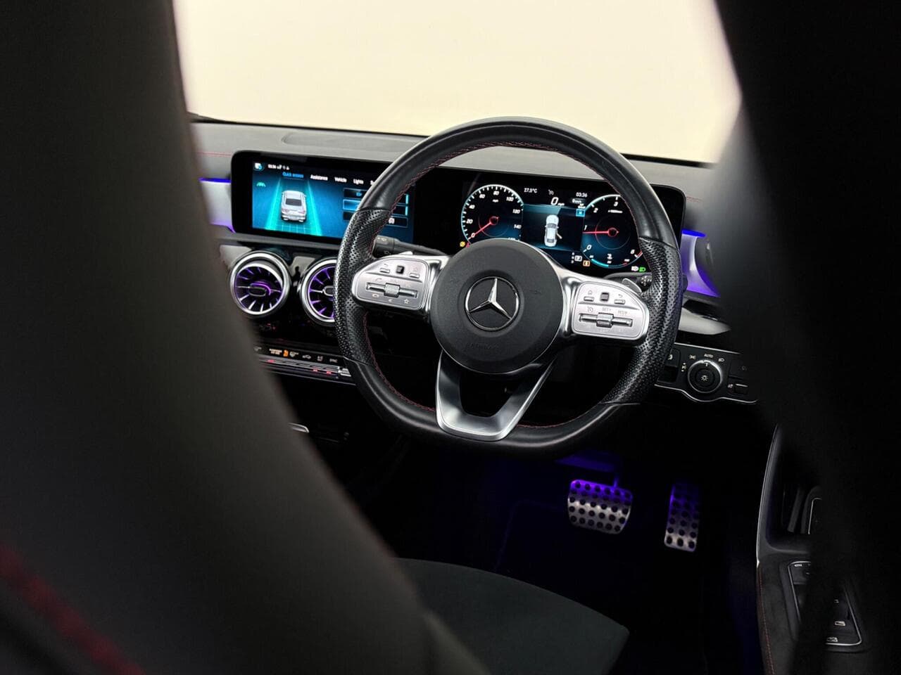 Mercedes-Benz CLA thumbnail Steering Wheel