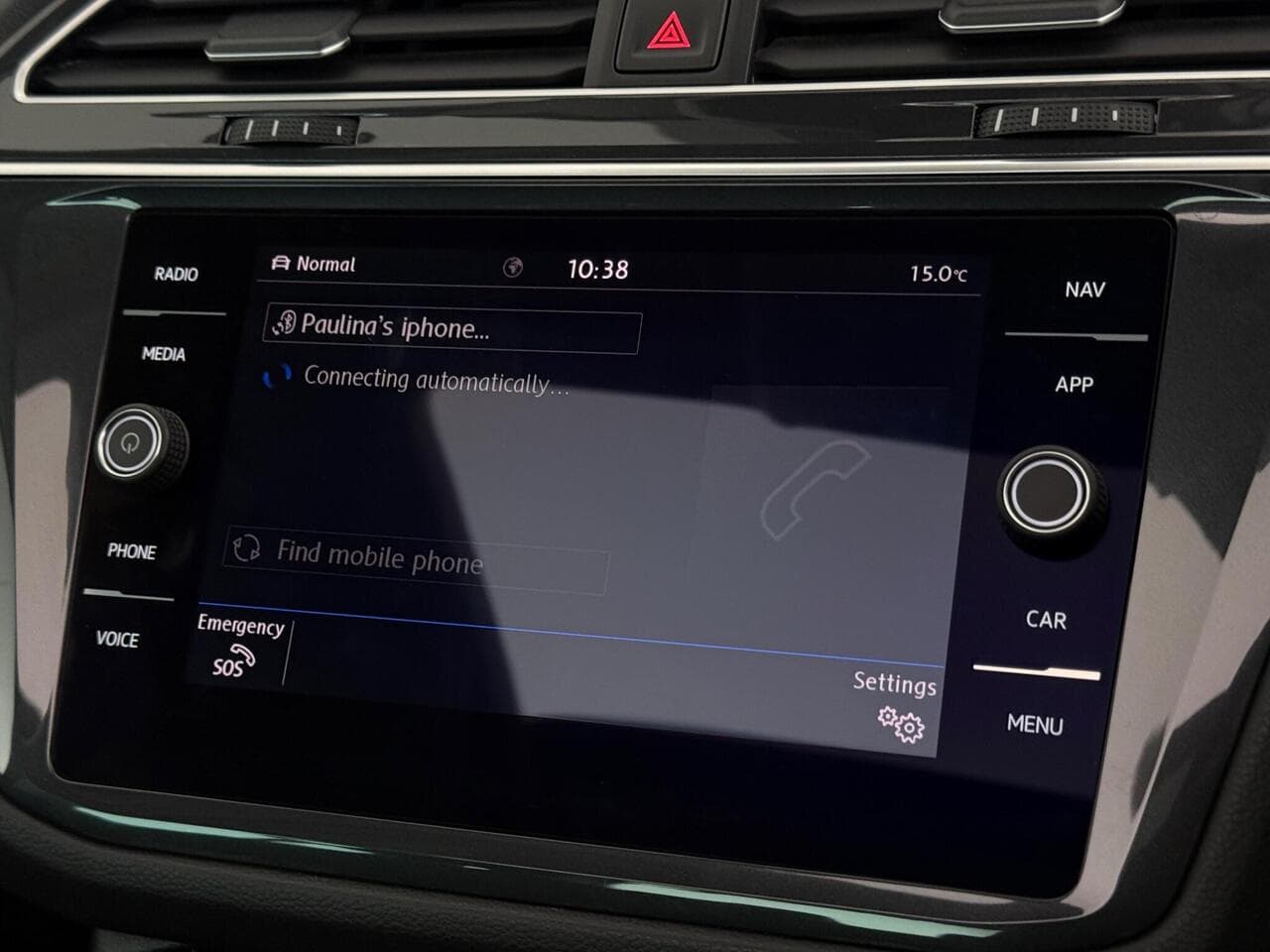 Volkswagen Tiguan thumbnail Infotainment System