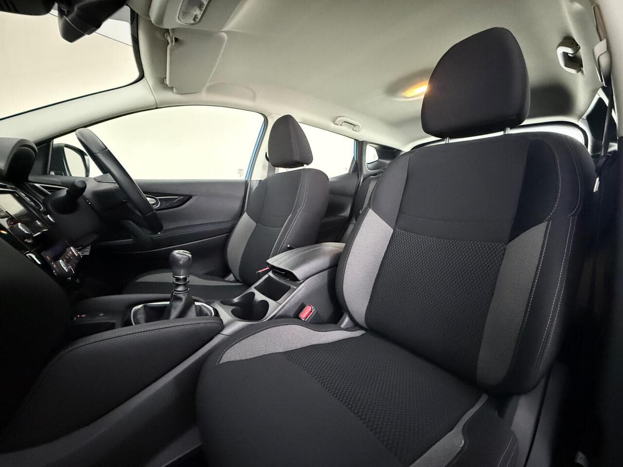 Nissan Qashqai thumbnail Seat Front Passenger