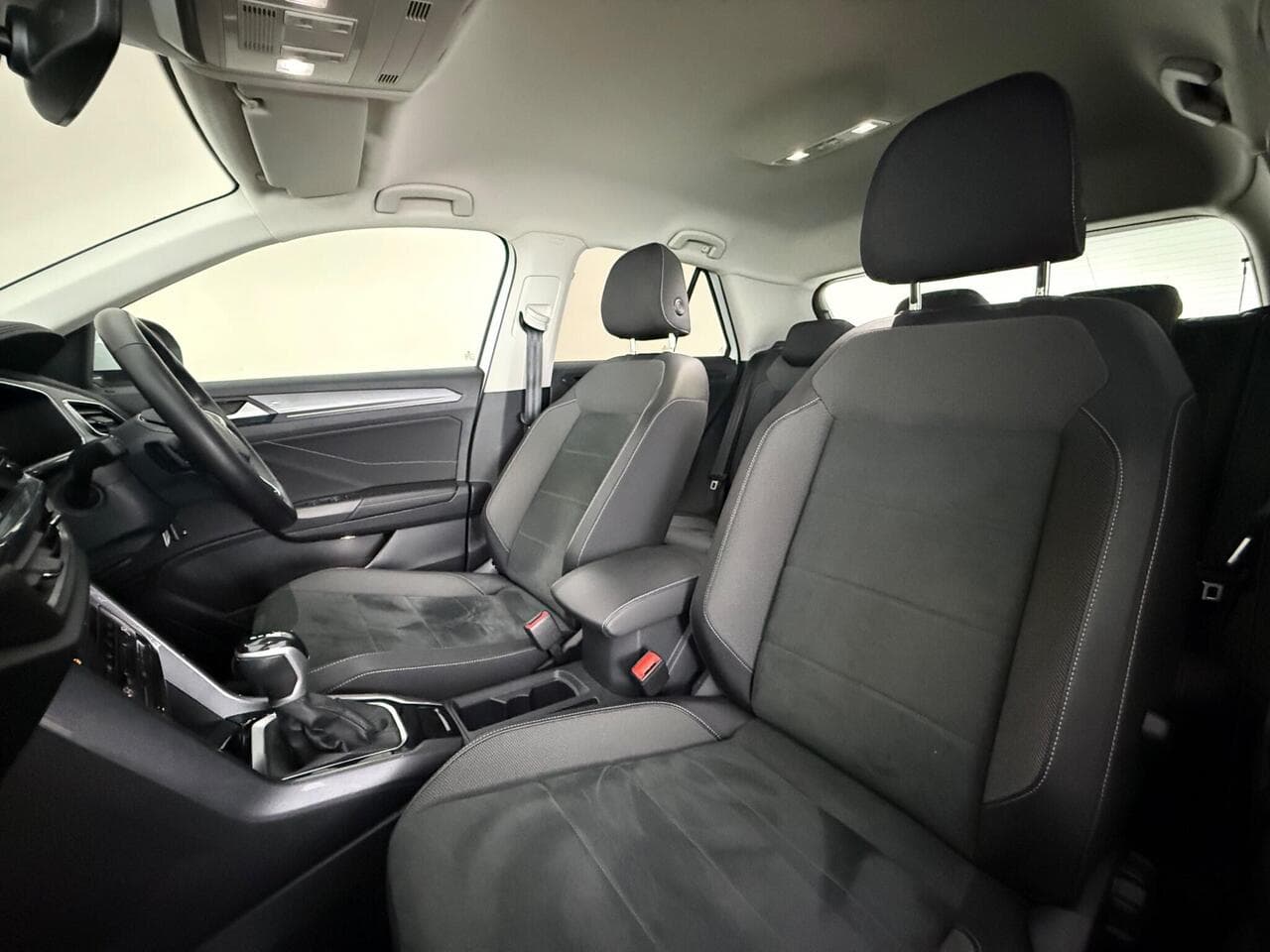 Volkswagen T-Roc thumbnail Seat Front Passenger