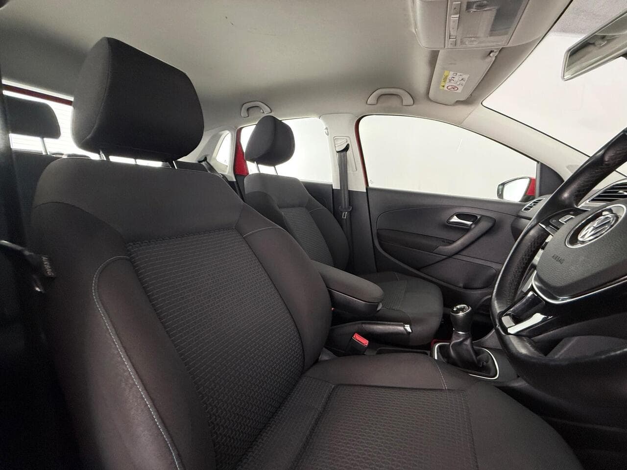 Volkswagen Polo thumbnail Seat Driver