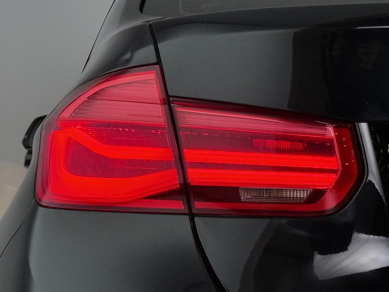 BMW 3 Series thumbnail Lights Rear