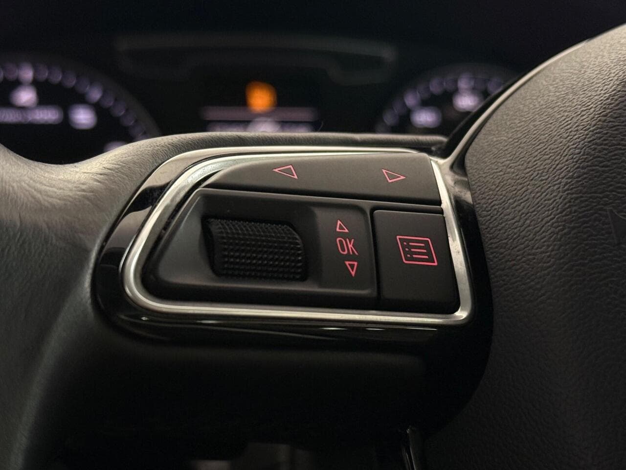 Audi Q3 thumbnail Misc Controls