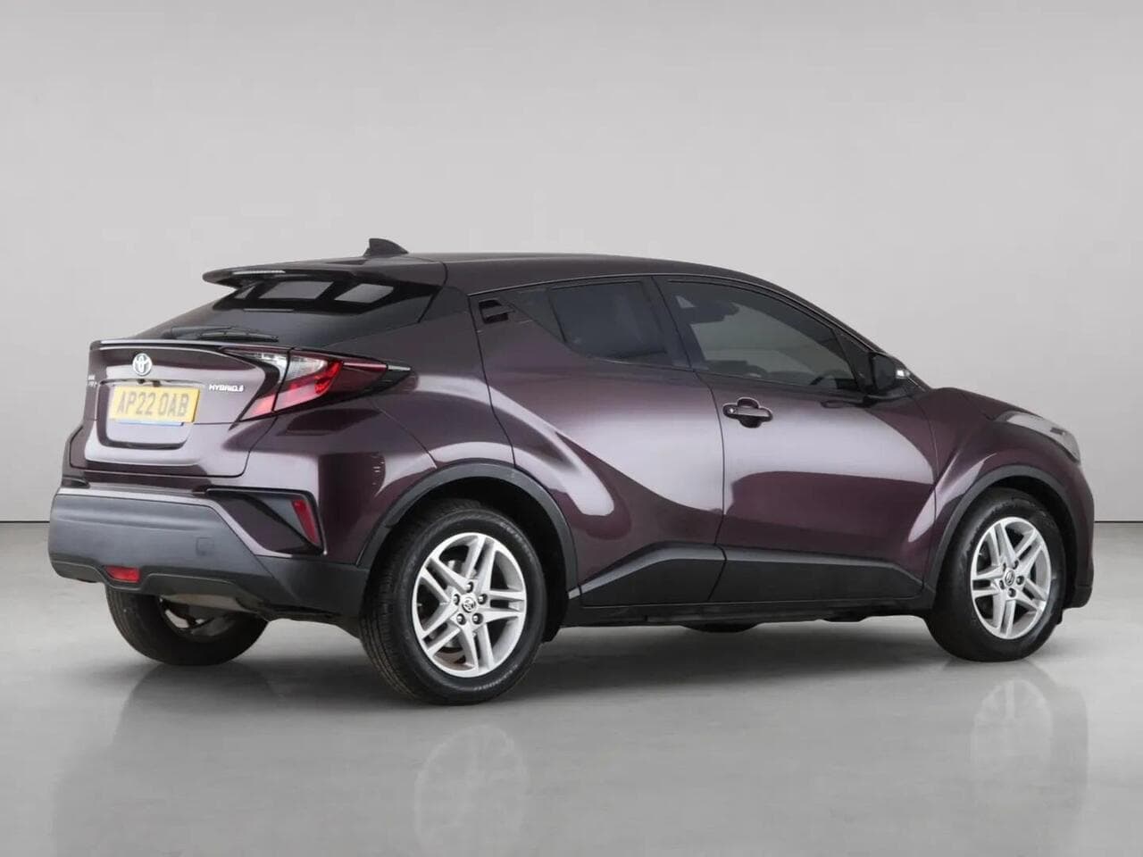 Toyota C-HR thumbnail Rear Right
