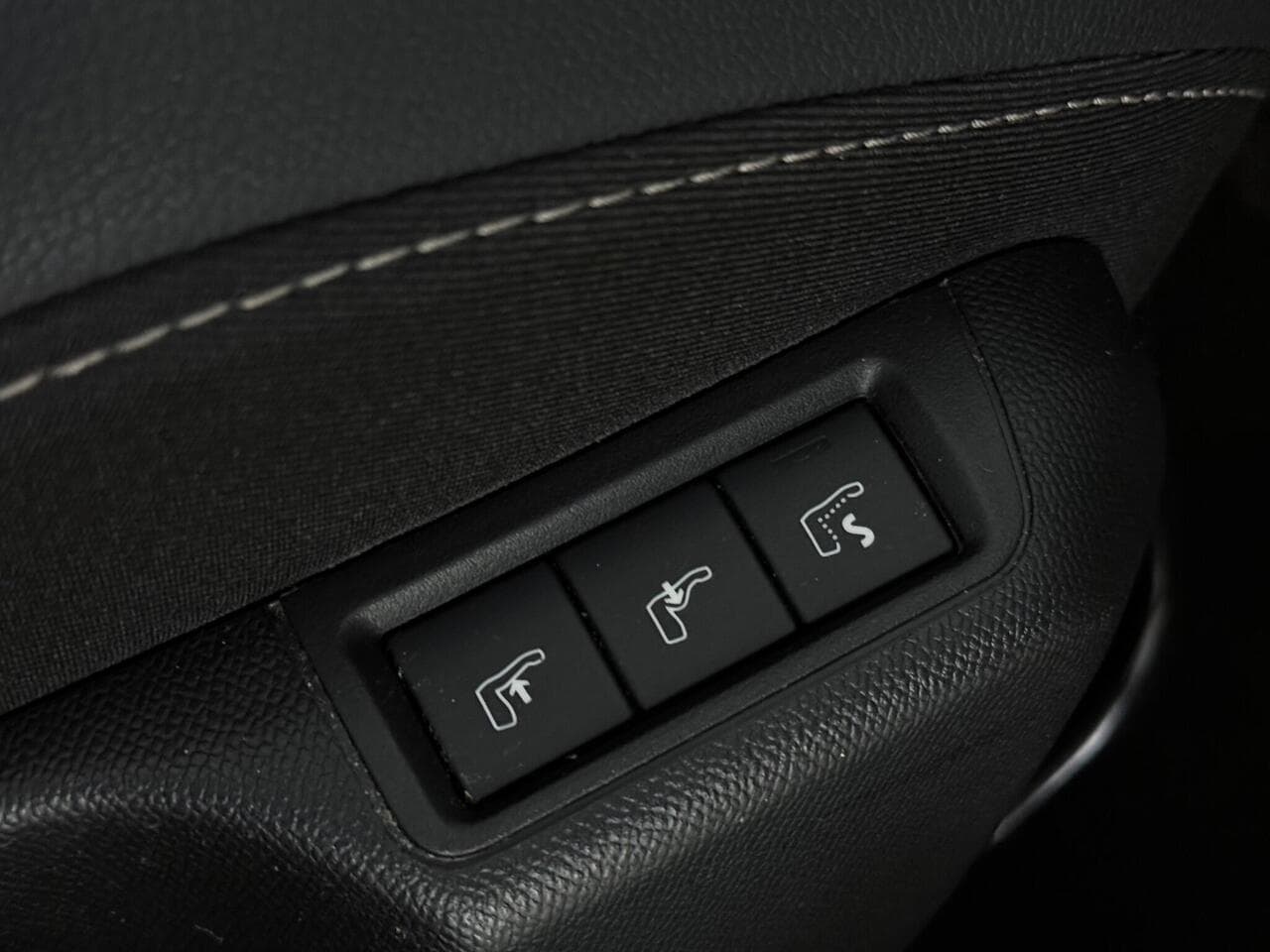 Vauxhall Corsa thumbnail Misc Controls