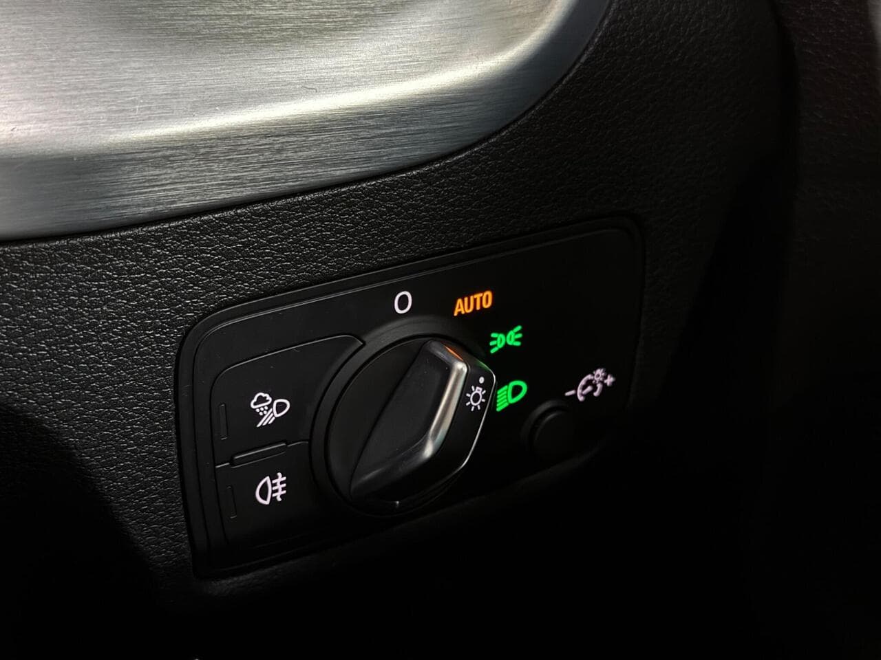 Audi Q2 thumbnail Misc Controls