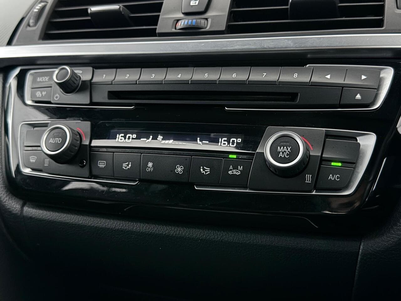 BMW 3 Series thumbnail Infotainment System