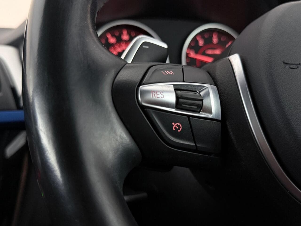 BMW 3 Series Gran Turismo thumbnail Misc Controls