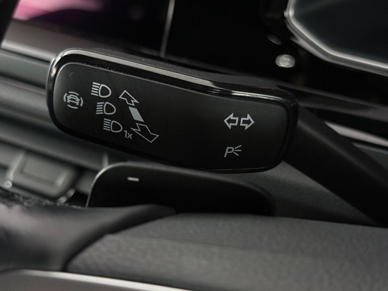 Volkswagen Taigo thumbnail Misc Controls