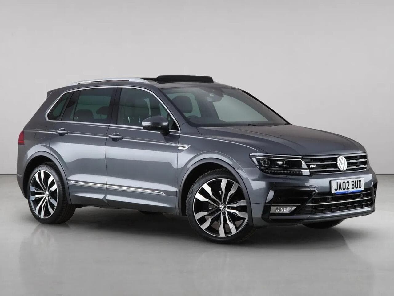 Volkswagen Tiguan - Volkswagen Tiguan 2.0 TDI BlueMotion Tech R-Line DSG 4Motion Euro 6 (s/s) 5dr