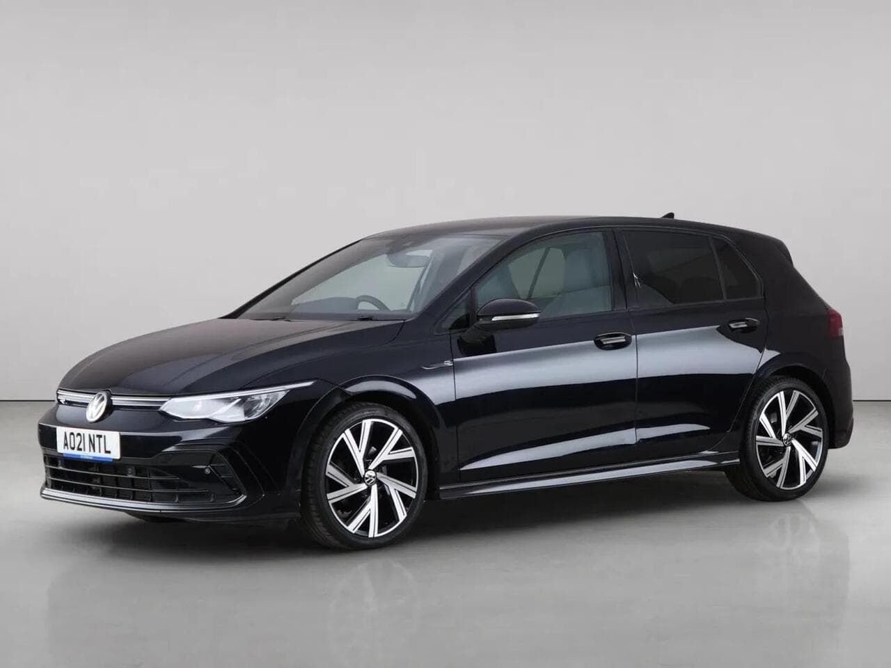 Volkswagen Golf thumbnail Front Left