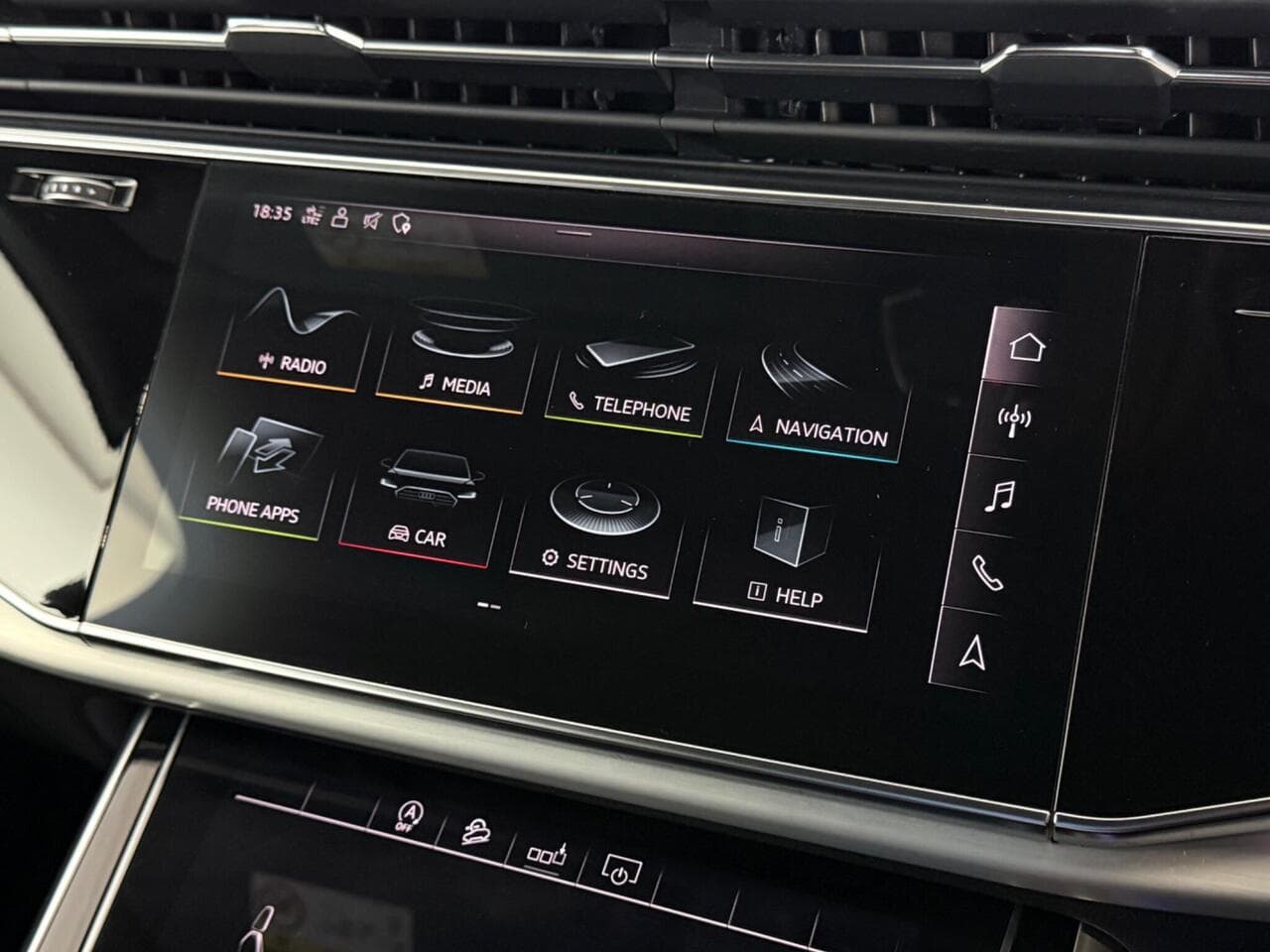 Audi Q7 thumbnail Infotainment System