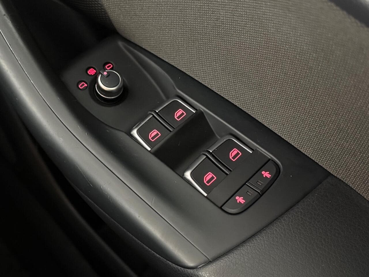 Audi Q3 thumbnail Misc Controls