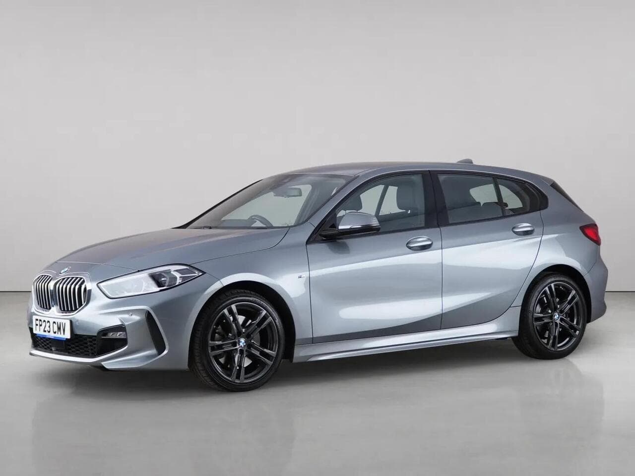 BMW 1 Series thumbnail Front Left