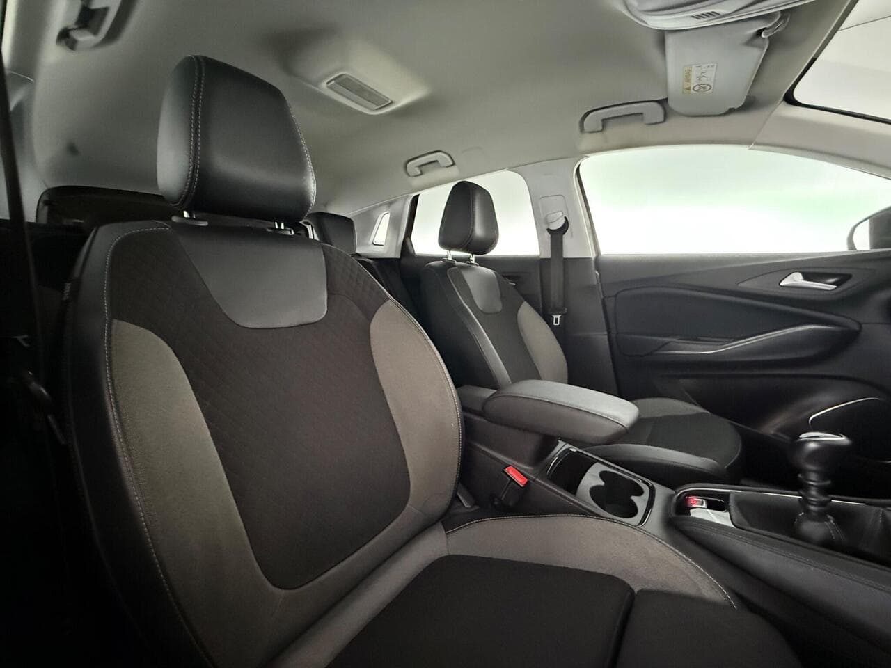 Vauxhall Grandland X thumbnail Seat Driver